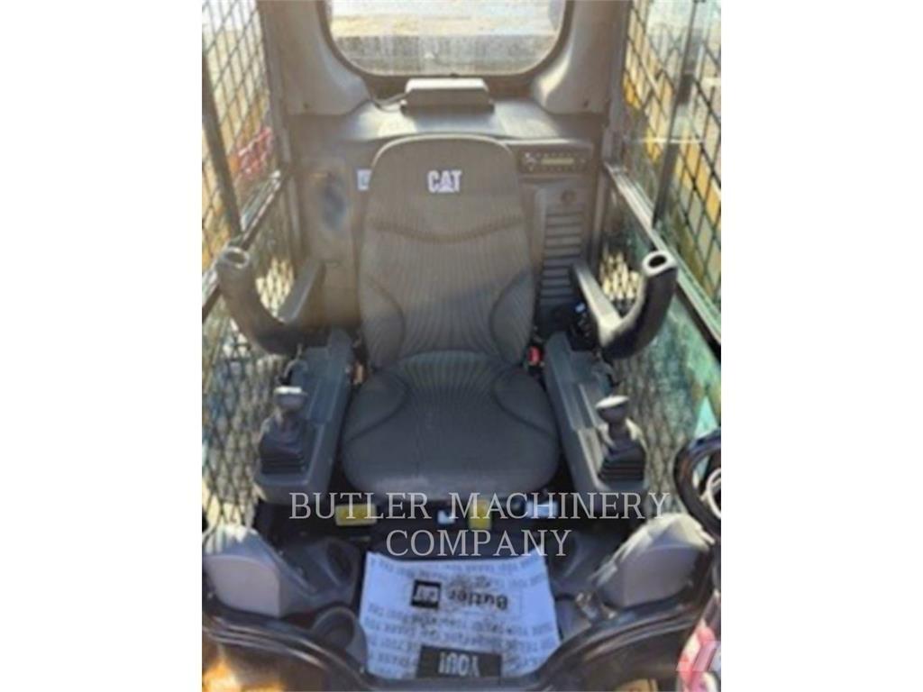 CAT 262D3 C3H3 Krautuvai su šoniniu pasukimu