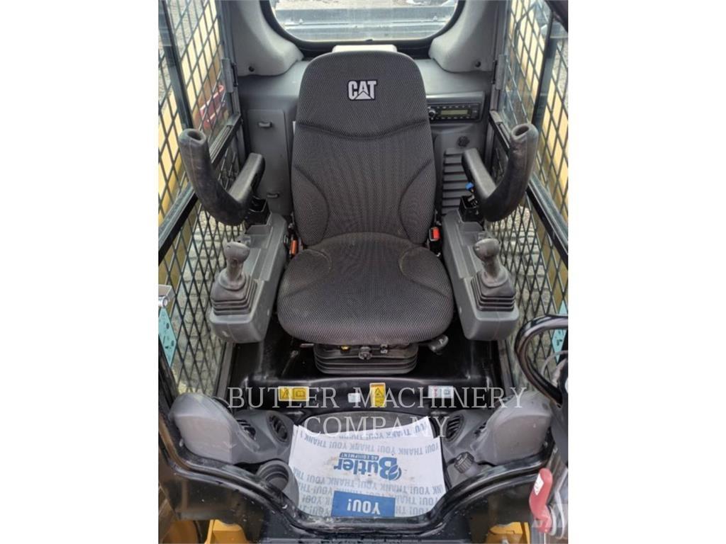 CAT 262D3 C3H3 Krautuvai su šoniniu pasukimu