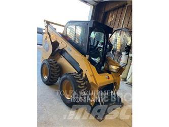 CAT 262D3XPS2C Krautuvai su šoniniu pasukimu
