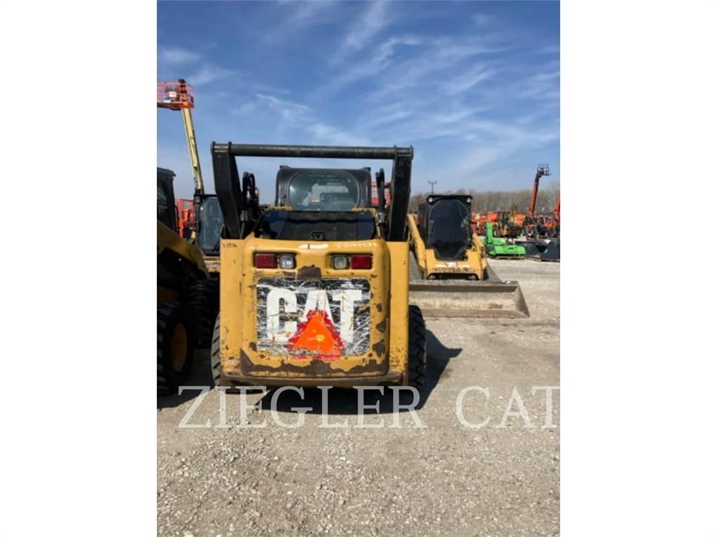 CAT 272C Krautuvai su šoniniu pasukimu