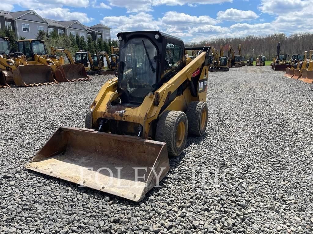 CAT 272D Krautuvai su šoniniu pasukimu