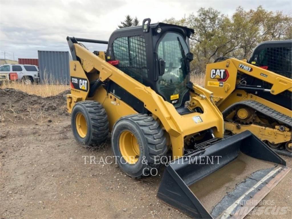 CAT 272D2 Krautuvai su šoniniu pasukimu