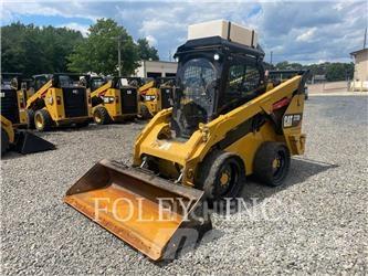 CAT 272D2 Krautuvai su šoniniu pasukimu