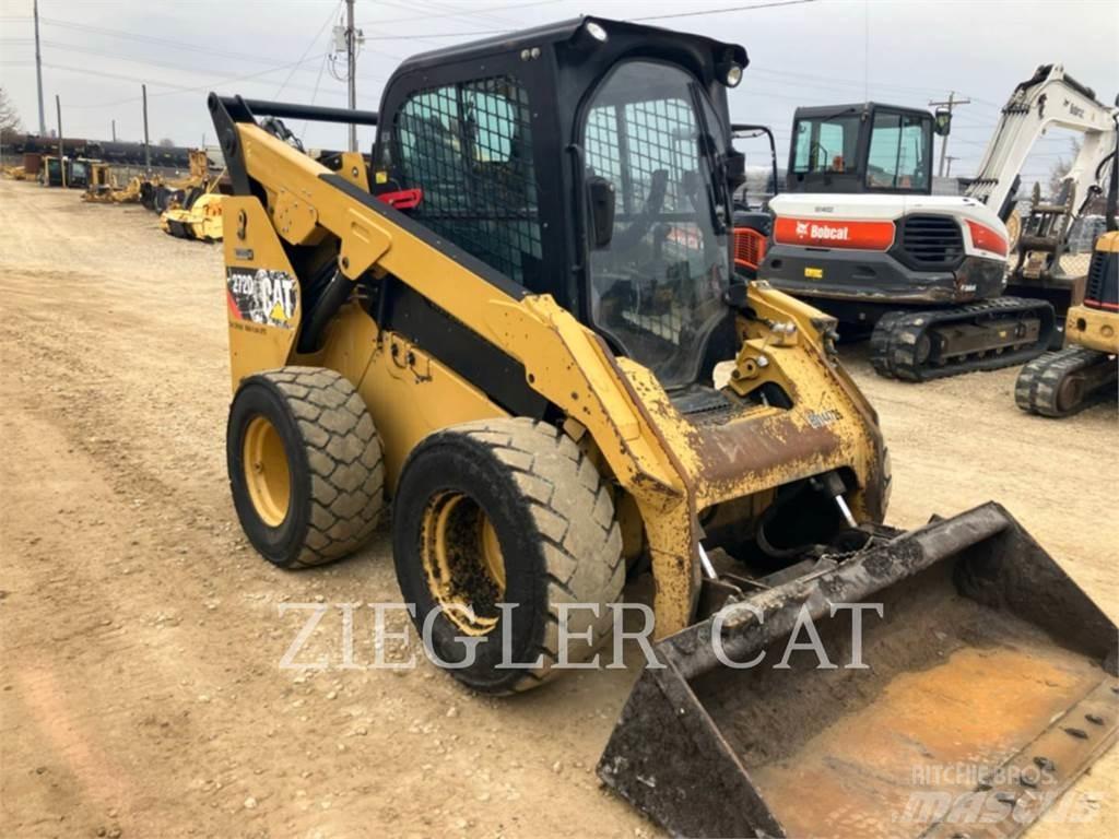 CAT 272D2 Krautuvai su šoniniu pasukimu