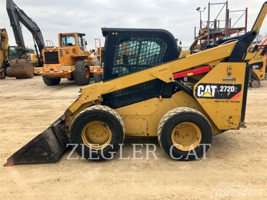 CAT 272D2 Krautuvai su šoniniu pasukimu