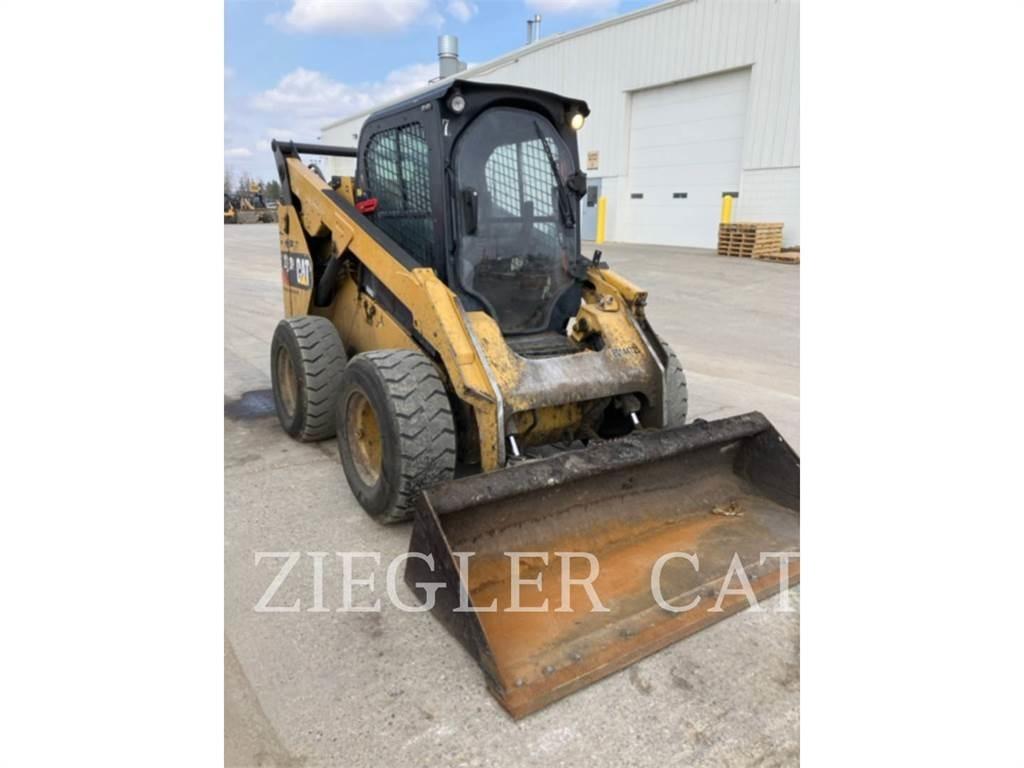 CAT 272D2 Krautuvai su šoniniu pasukimu