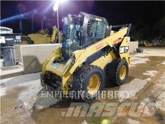 CAT 272D2 XHP Krautuvai su šoniniu pasukimu