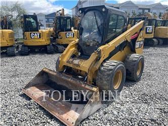 CAT 272D2XHP Krautuvai su šoniniu pasukimu