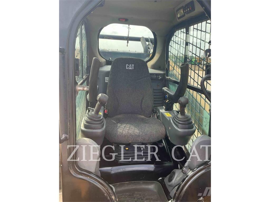 CAT 272D2XHP Krautuvai su šoniniu pasukimu