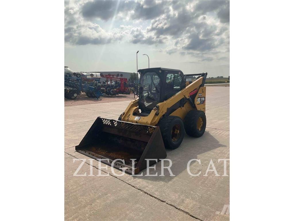 CAT 272D2XHP Krautuvai su šoniniu pasukimu