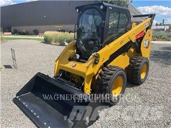 CAT 272D3 Krautuvai su šoniniu pasukimu