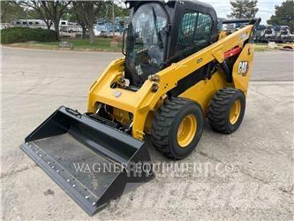 CAT 272D3 Krautuvai su šoniniu pasukimu