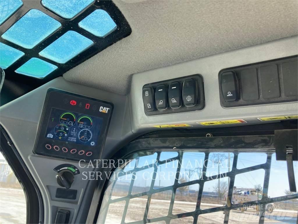 CAT 272D3 Krautuvai su šoniniu pasukimu