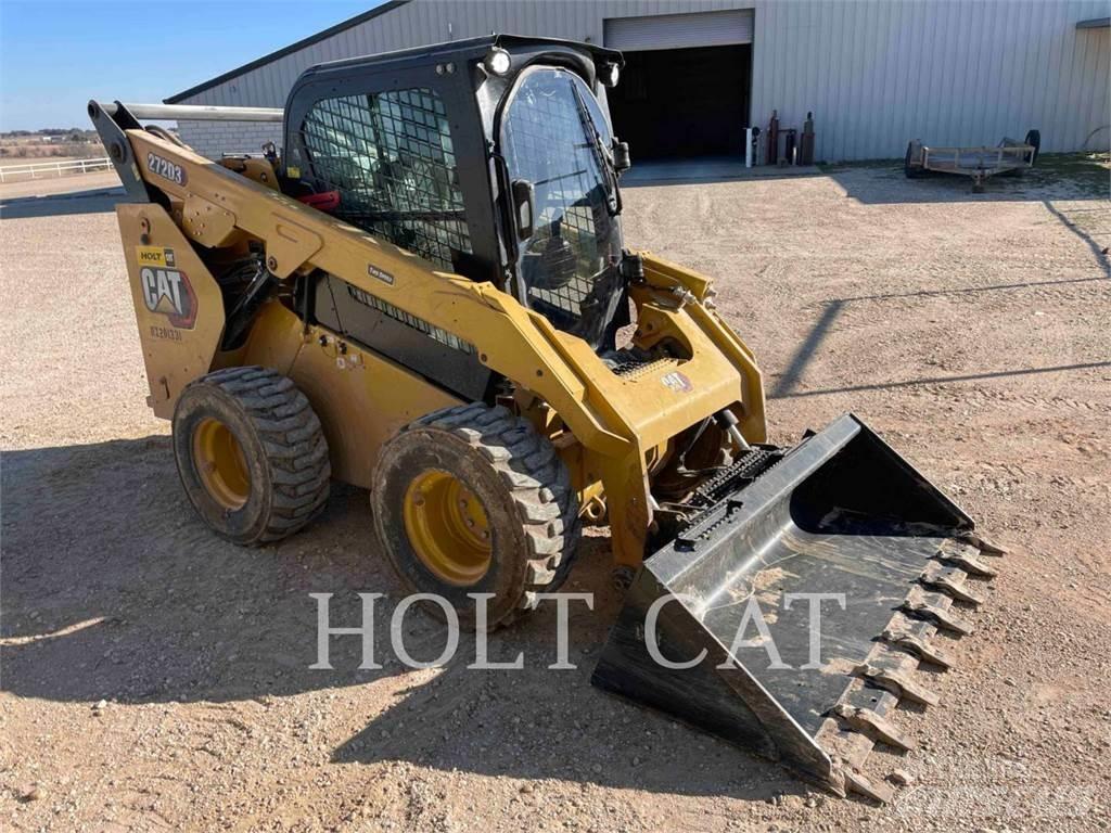 CAT 272D3 Krautuvai su šoniniu pasukimu