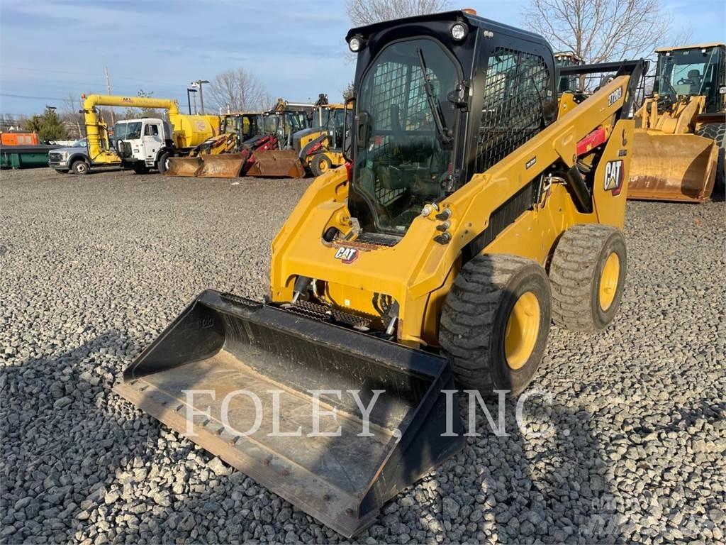 CAT 272D3 Krautuvai su šoniniu pasukimu