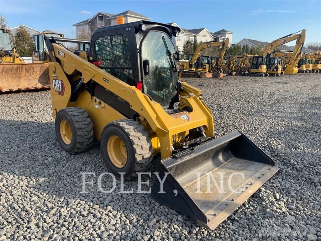CAT 272D3 Krautuvai su šoniniu pasukimu