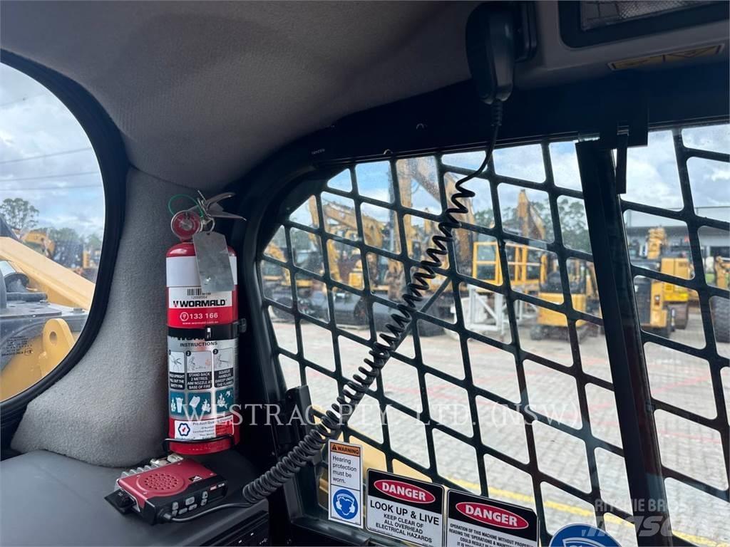 CAT 272D3 Krautuvai su šoniniu pasukimu