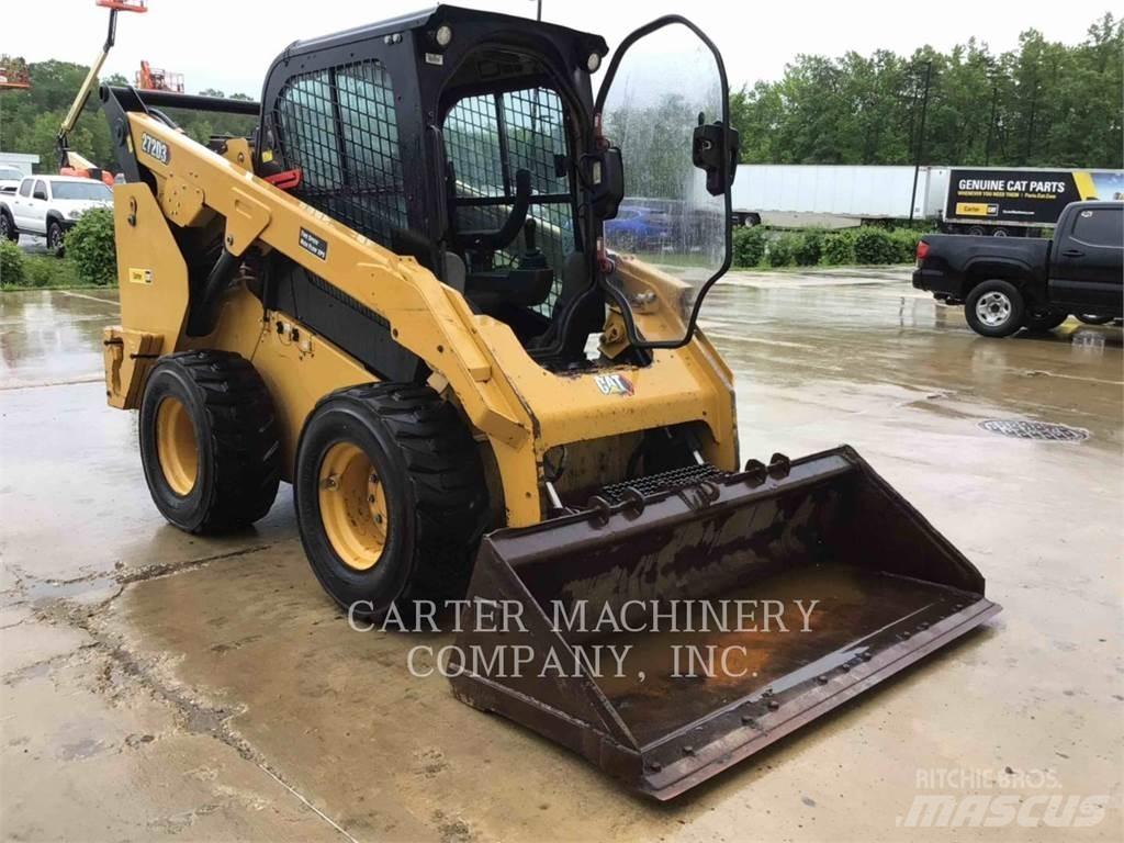 CAT 272D3 Krautuvai su šoniniu pasukimu