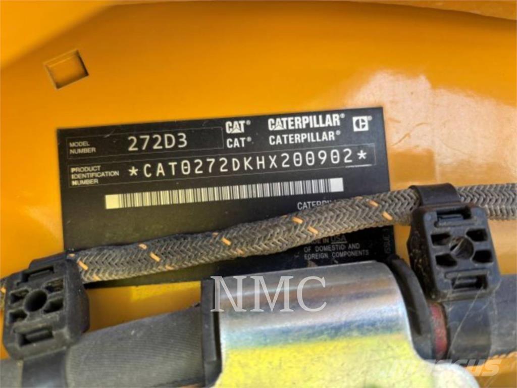 CAT 272D3 Krautuvai su šoniniu pasukimu
