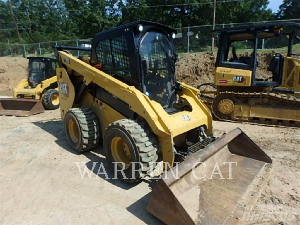 CAT 272D3 C3H1 Krautuvai su šoniniu pasukimu