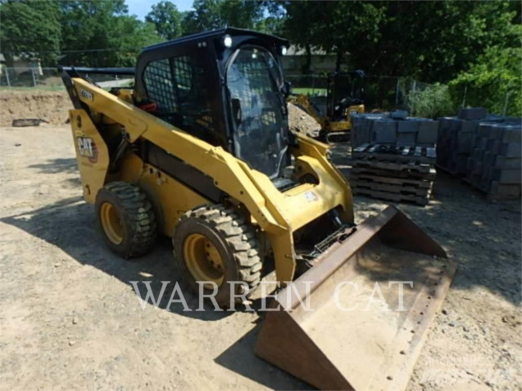 CAT 272D3 C3H1 Krautuvai su šoniniu pasukimu