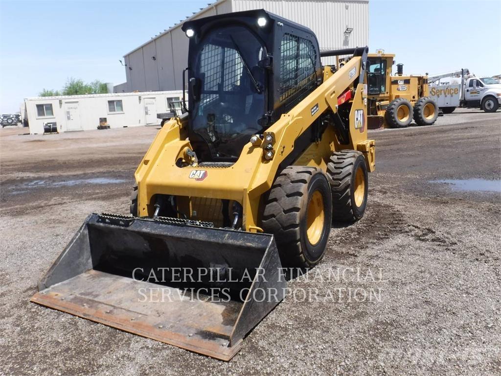 CAT 272D3HF Krautuvai su šoniniu pasukimu