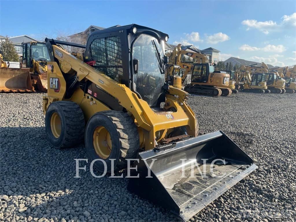 CAT 272D3XE Krautuvai su šoniniu pasukimu