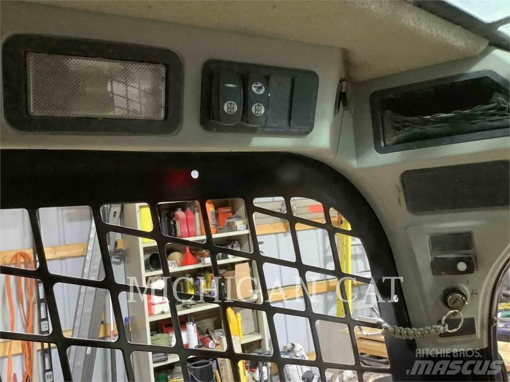 CAT 279D Krautuvai su šoniniu pasukimu