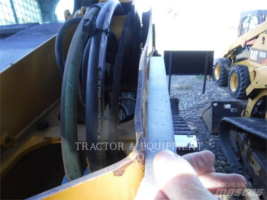 CAT 279D H2CB Krautuvai su šoniniu pasukimu