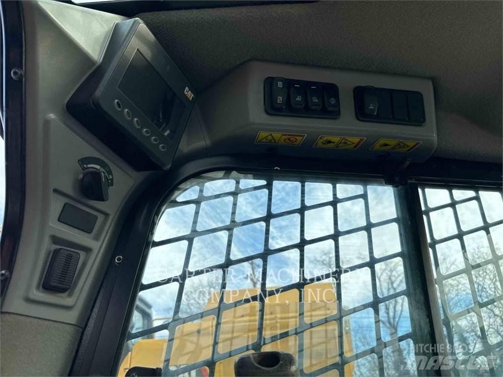 CAT 289D3 Krautuvai su šoniniu pasukimu