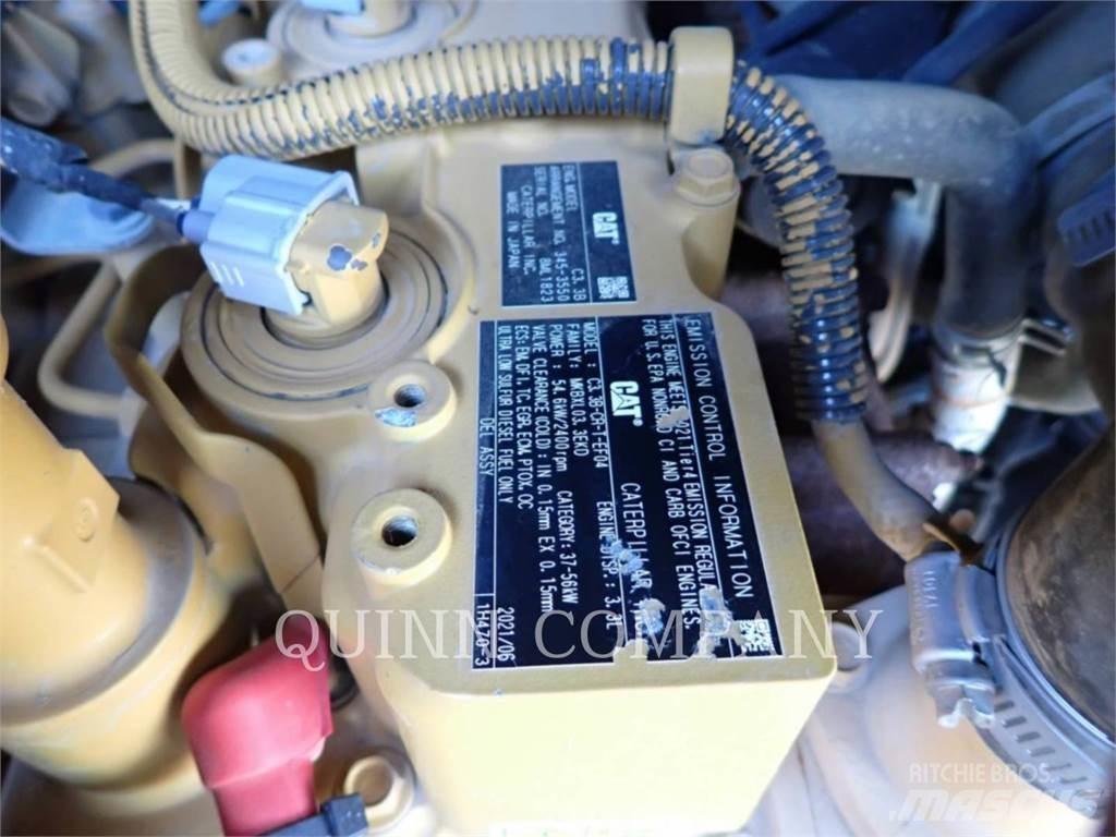 CAT 289D3 Krautuvai su šoniniu pasukimu