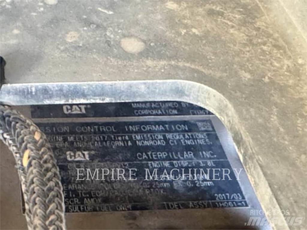 CAT 299D2 Krautuvai su šoniniu pasukimu