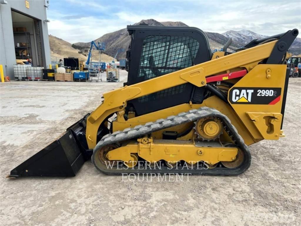 CAT 299D2 Krautuvai su šoniniu pasukimu
