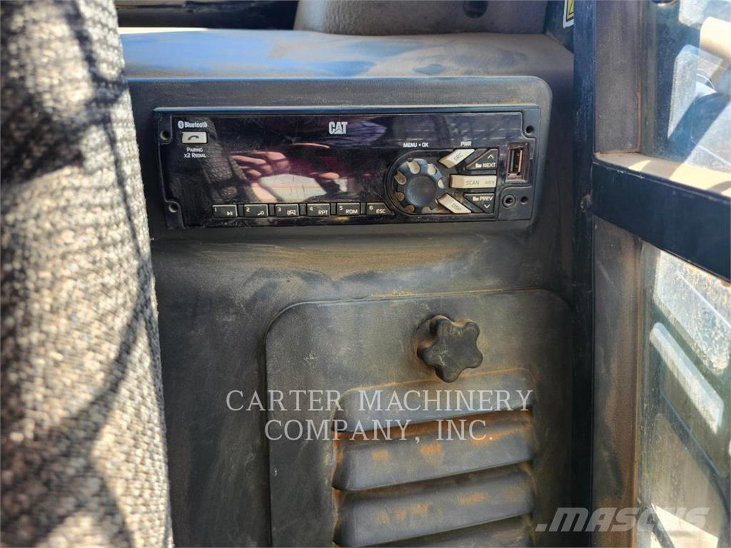 CAT 299D2 Krautuvai su šoniniu pasukimu