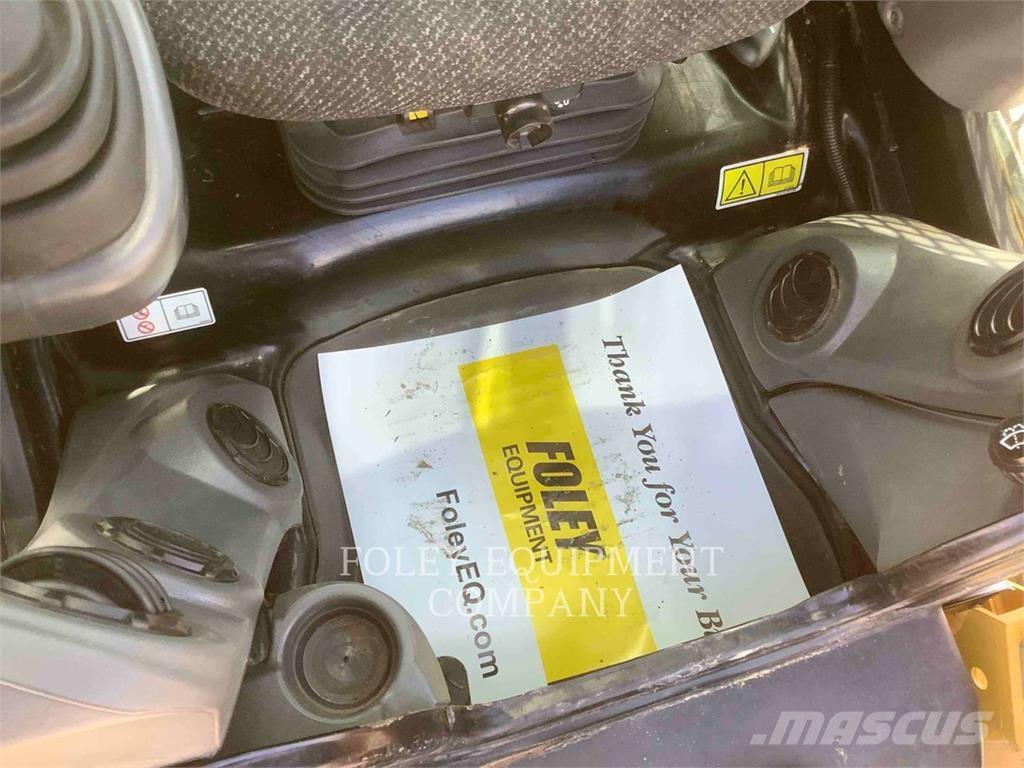 CAT 299D2XHP2C Krautuvai su šoniniu pasukimu