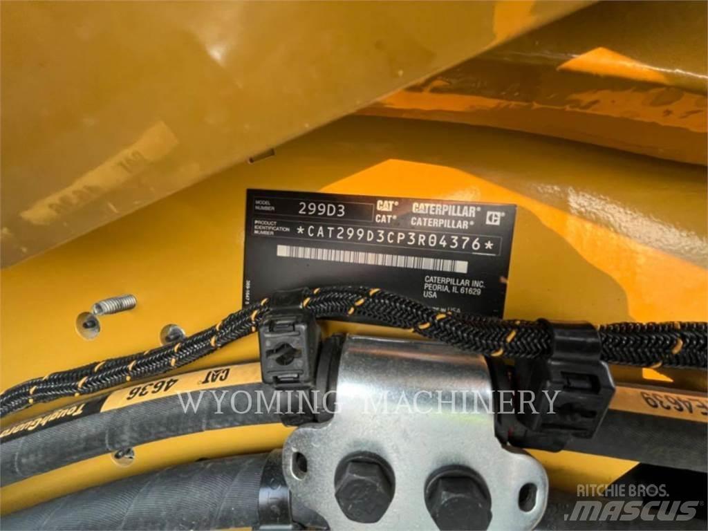 CAT 299D3 Krautuvai su šoniniu pasukimu