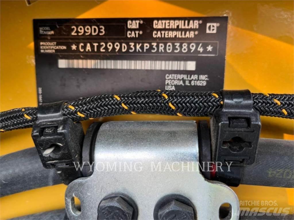 CAT 299D3 Krautuvai su šoniniu pasukimu