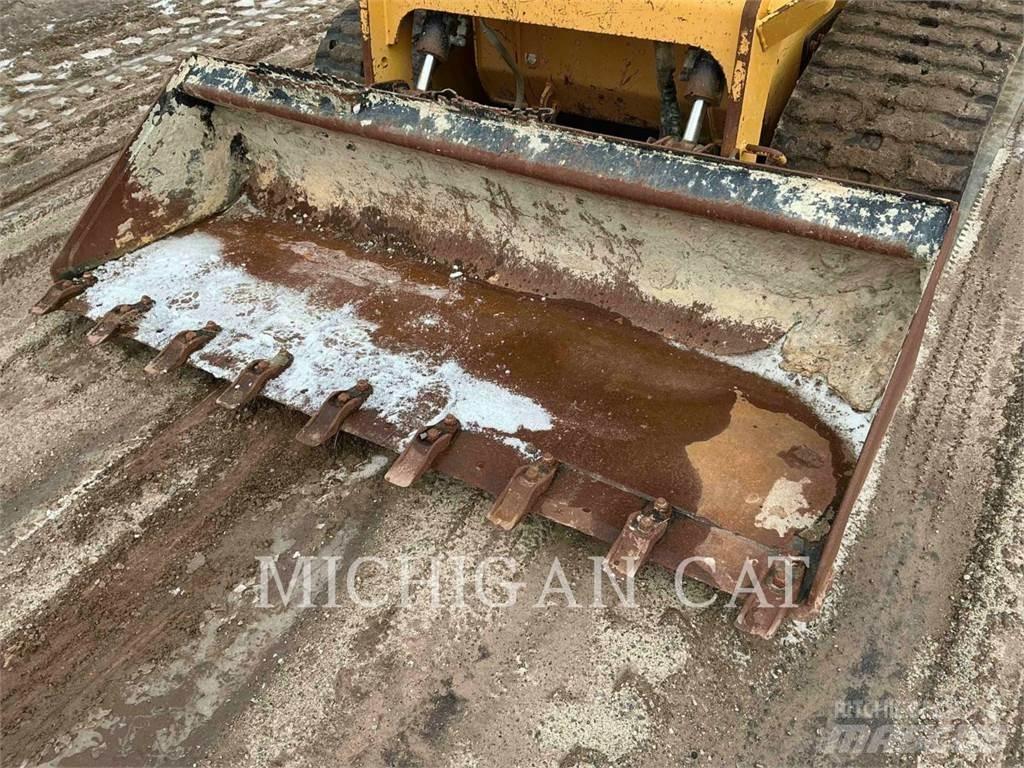 CAT 299D3 Krautuvai su šoniniu pasukimu