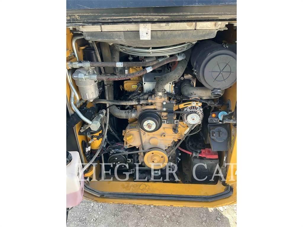 CAT 299D3 Vikšriniai krautuvai