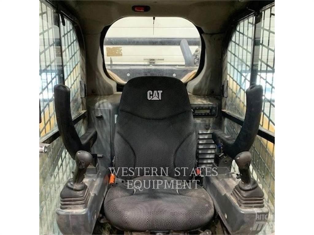 CAT 299D3 Krautuvai su šoniniu pasukimu