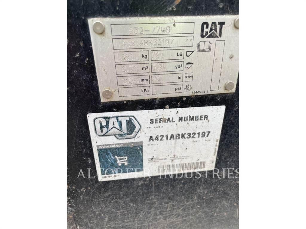 CAT 299D3 Krautuvai su šoniniu pasukimu