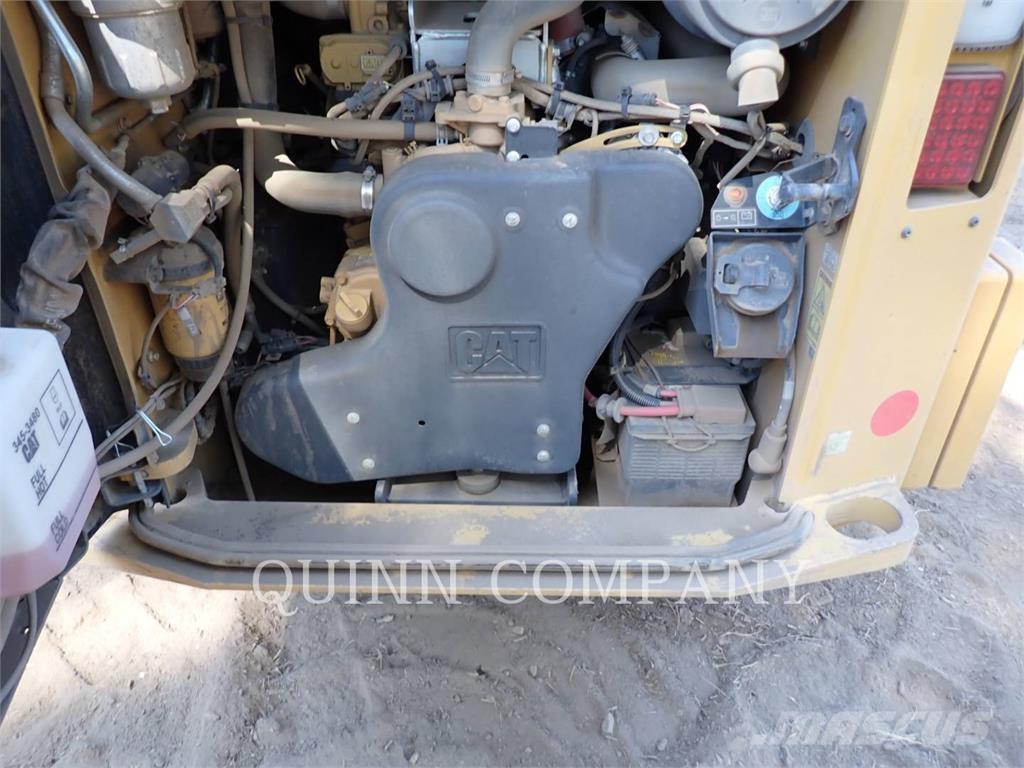 CAT 299D3 Krautuvai su šoniniu pasukimu