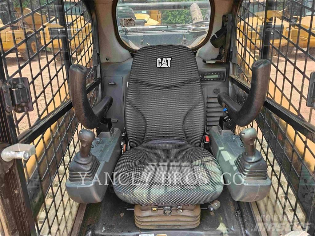 CAT 299D3 XE Krautuvai su šoniniu pasukimu