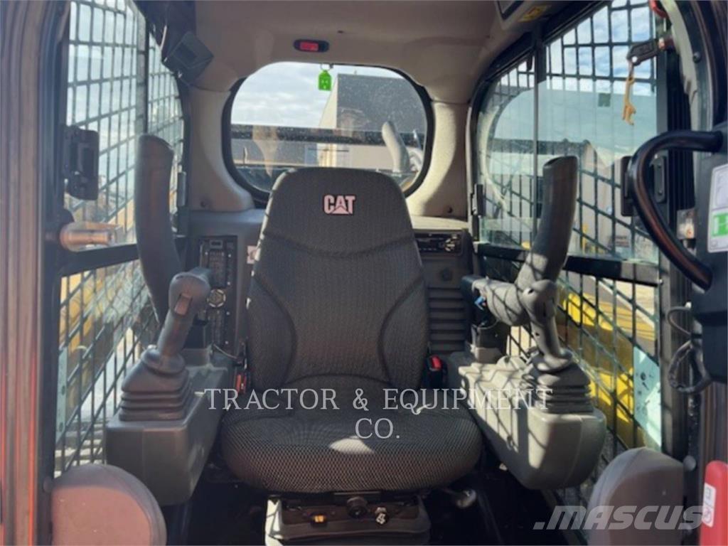 CAT 299D3 XE Krautuvai su šoniniu pasukimu