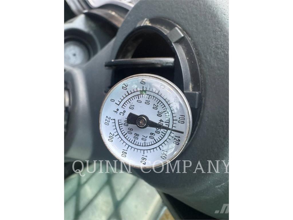 CAT 299D3 XE Krautuvai su šoniniu pasukimu