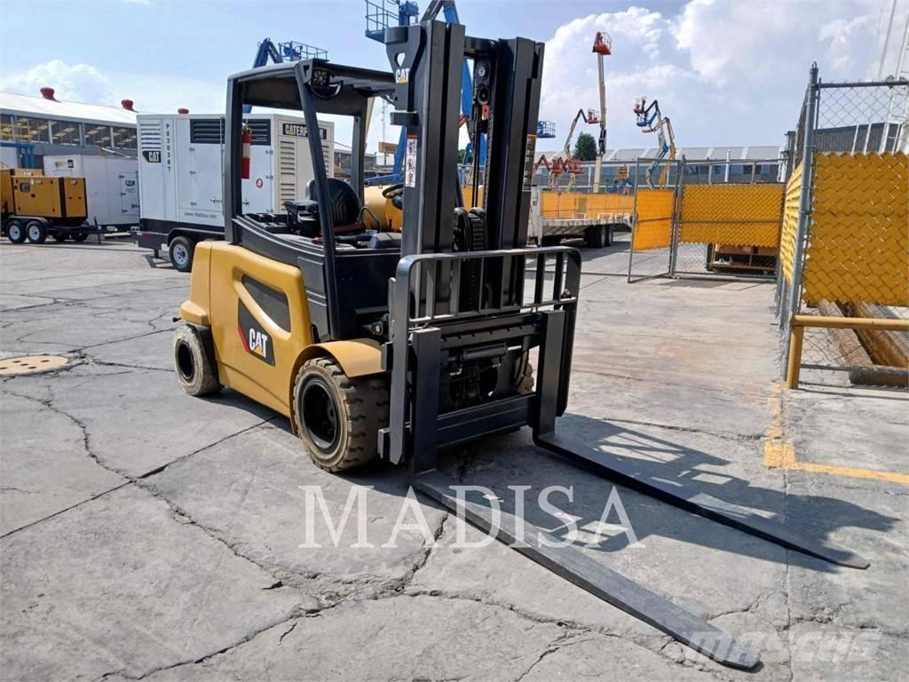 CAT 2EP11000 Elektriniai šakiniai krautuvai