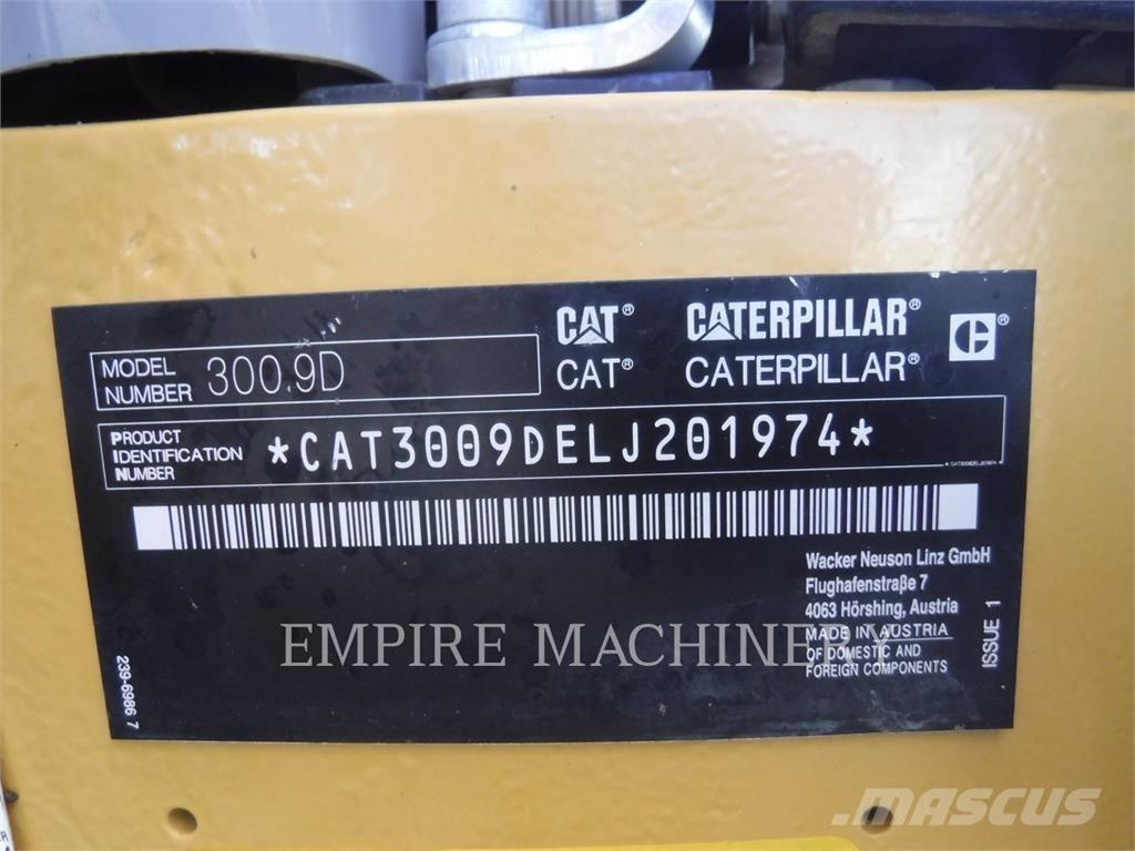 CAT 300.9D Vikšriniai ekskavatoriai
