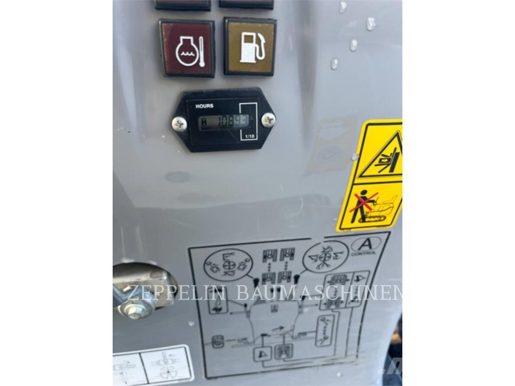 CAT 300.9D Vikšriniai ekskavatoriai