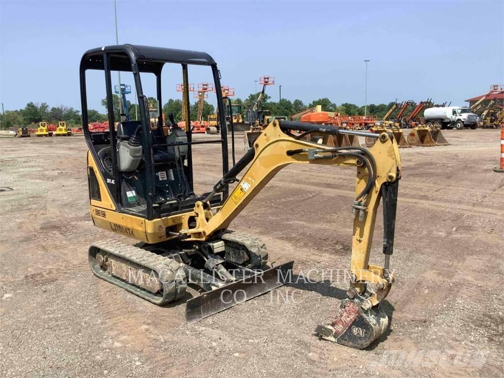 CAT 301.4C Vikšriniai ekskavatoriai