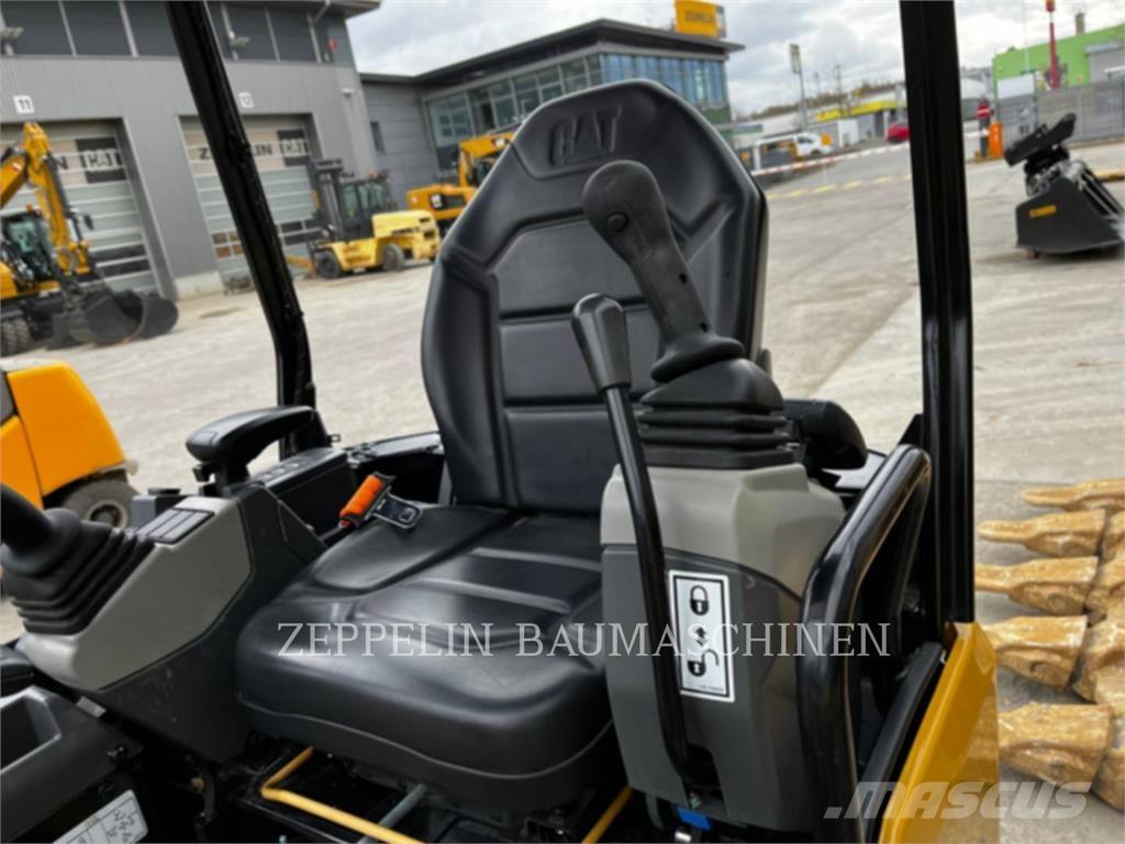 CAT 301.5-05A Vikšriniai ekskavatoriai